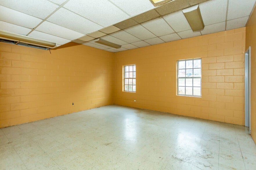 More Photos Of 2001 Avenue Z, Birmingham Religious Facility For Sale