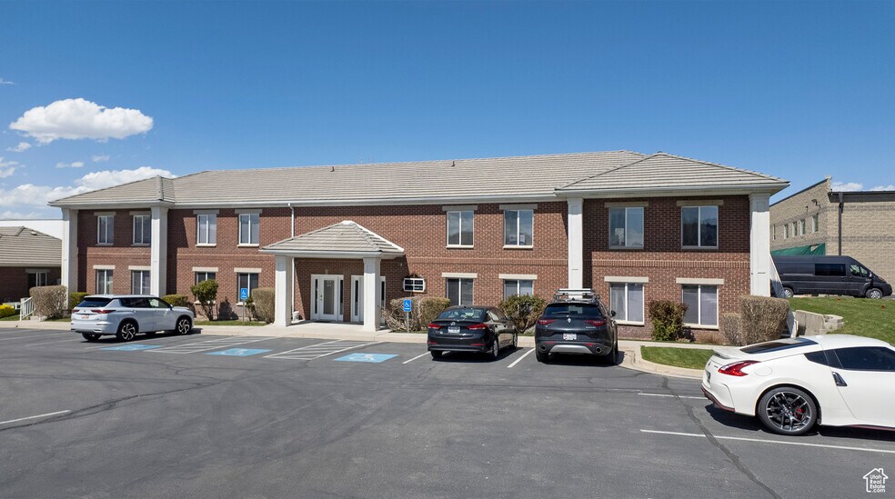 More Photos Of 11576 S State St, Draper Medical For Lease