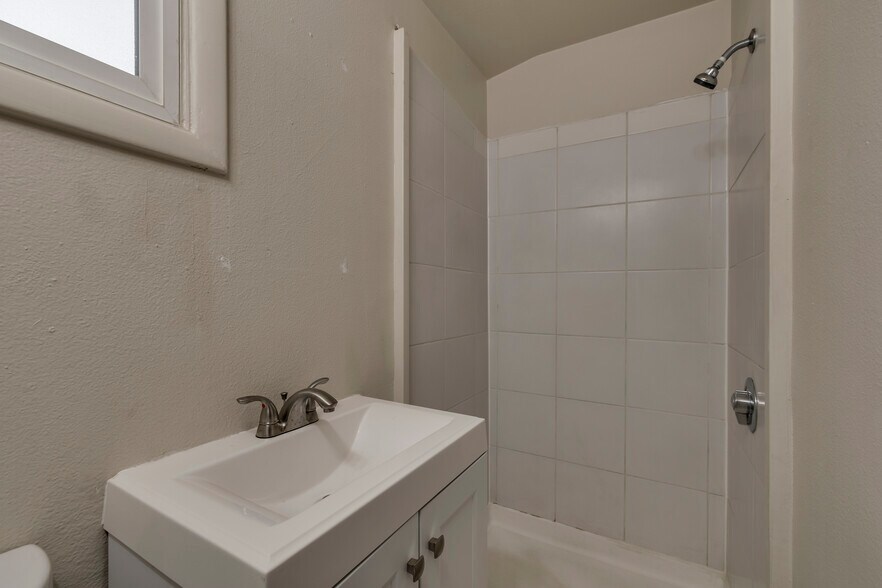 More Photos Of 1122 Stewart Ave, Chico Apartments For Sale