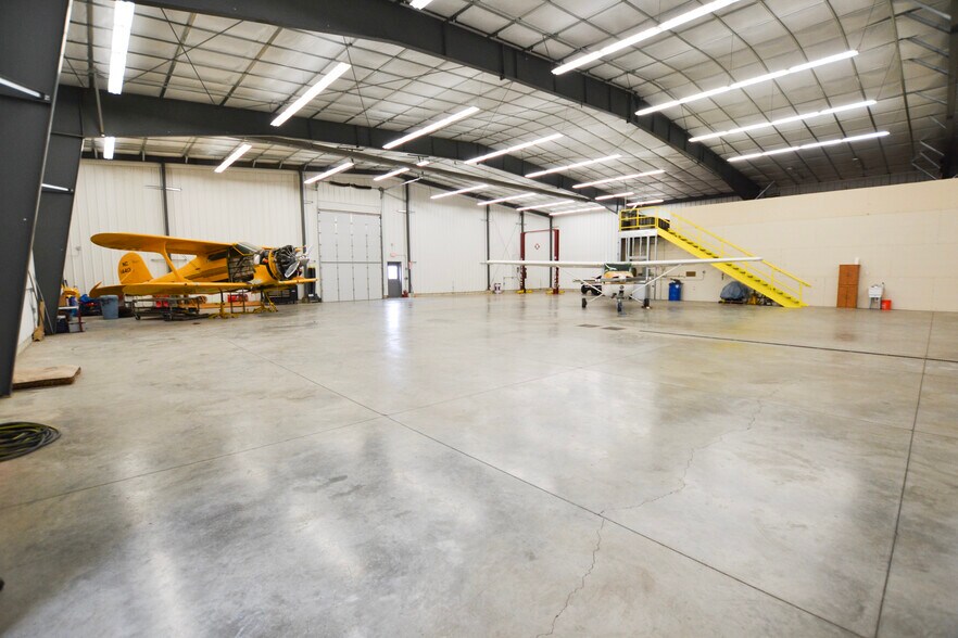 More Photos Of 113 Gulf Stream dr, Lewistown Service For Sale