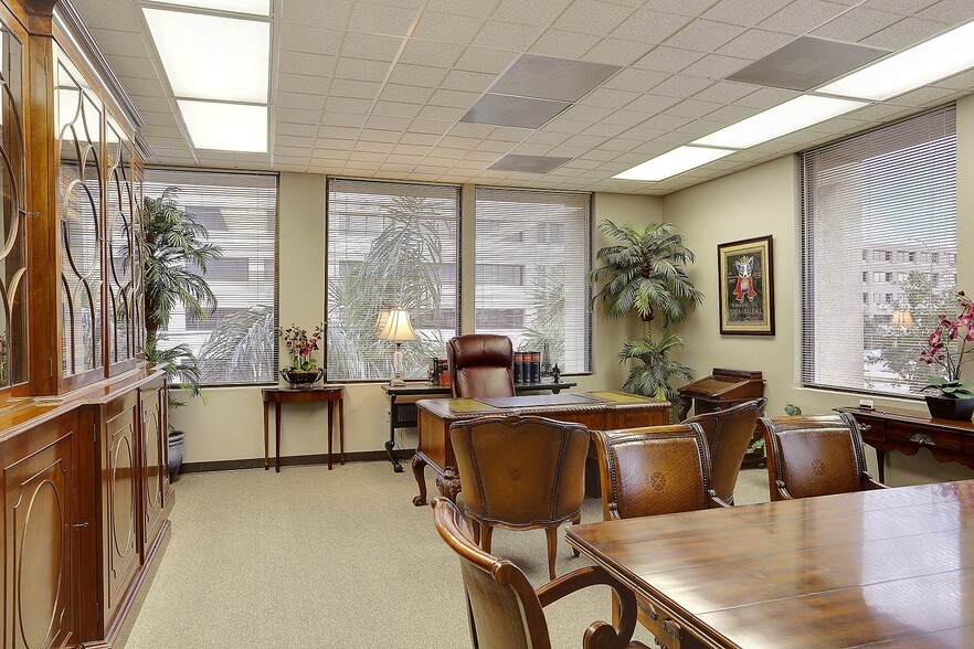 More Photos Of 824 Elmwood Park Blvd, New Orleans Medical For Lease