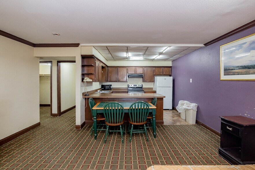 More Photos Of 3005 Houston Hwy, Victoria Hotel For Sale