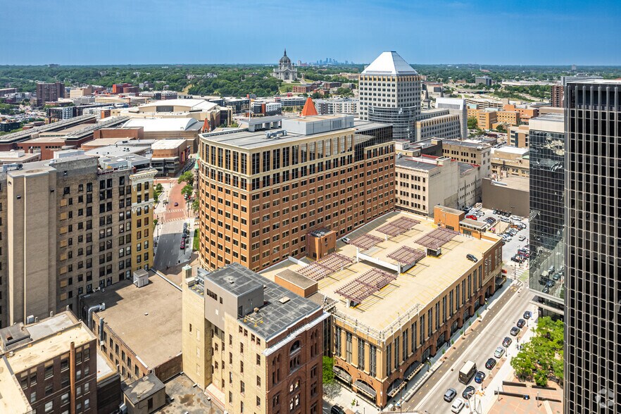 More Photos Of 380-388 Saint Peter St, Saint Paul Office For Lease