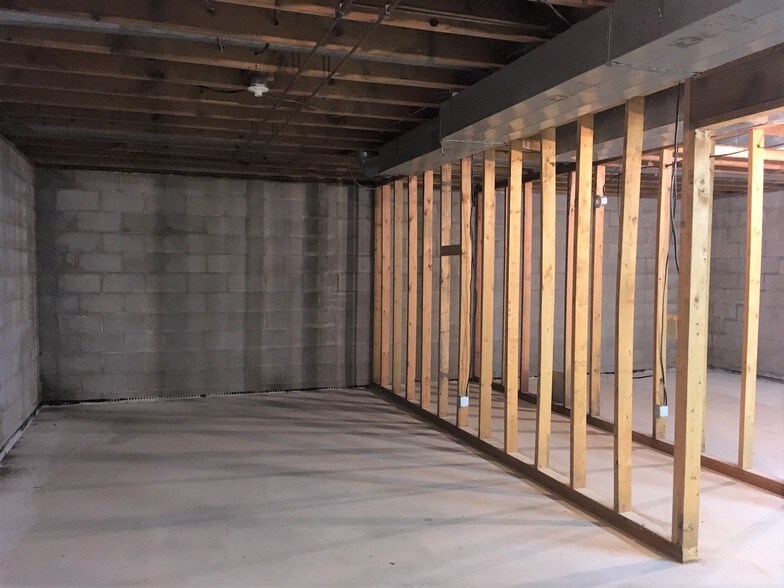 More Photos Of 3200 Sycamore Ct, Columbus Medical For Sale