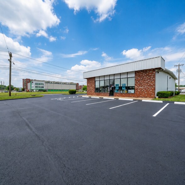 More Photos Of 473 Washington Ave, North Haven Freestanding For Lease