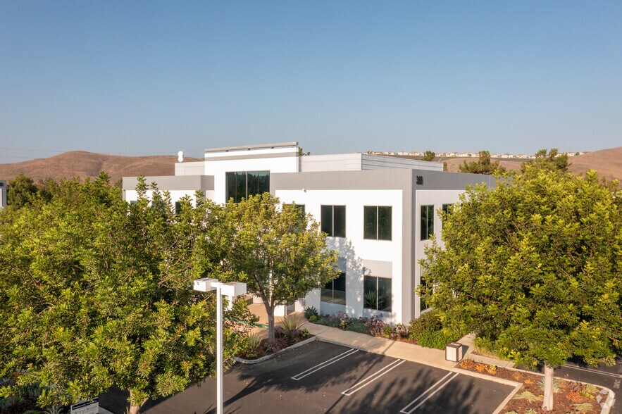 More Photos Of 300 Goddard Way, Irvine Office For Sale