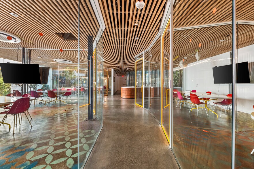 More Photos Of 1370 N St Andrews Pl, Los Angeles Office For Sale