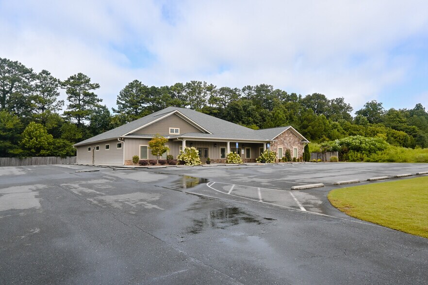 More Photos Of 150 Jw Plaza Dr SE, Calhoun Office For Sale