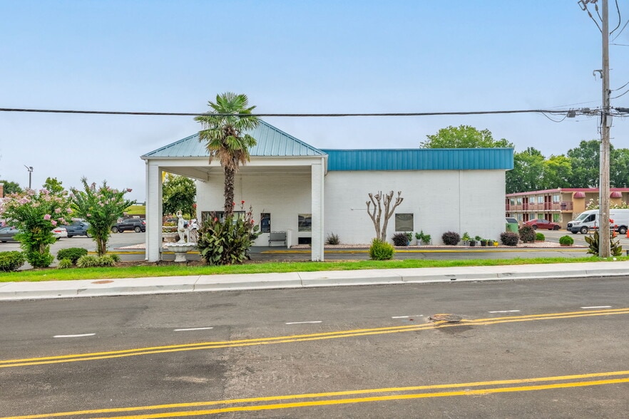 More Photos Of 962 Riverview Rd, Rock Hill Hotel For Sale