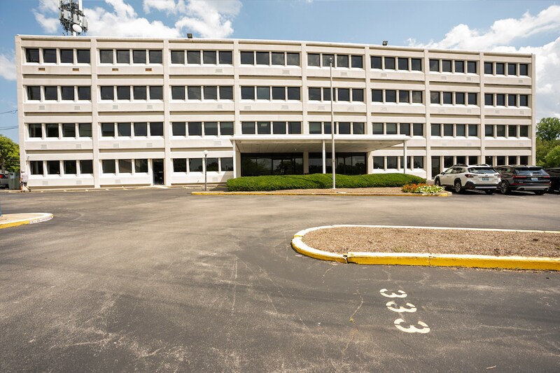 More Photos Of 333 Waller Ave, Lexington Medical For Sale