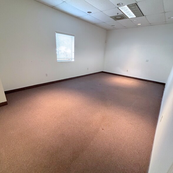 More Photos Of 1650 12th St E, Palmetto Manufacturing For Lease