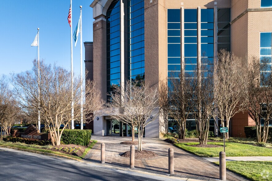 More Photos Of 477 Viking Dr, Virginia Beach Office For Lease