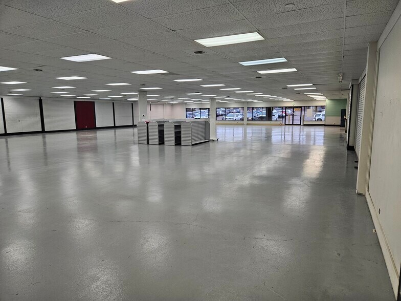 More Photos Of 8203-8267 S Holly St, Centennial Unknown For Lease