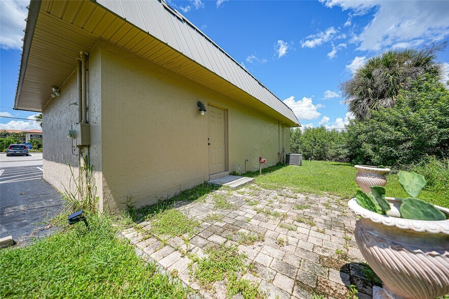 More Photos Of 25073 Marion Ave, Punta Gorda Office Residential For Sale