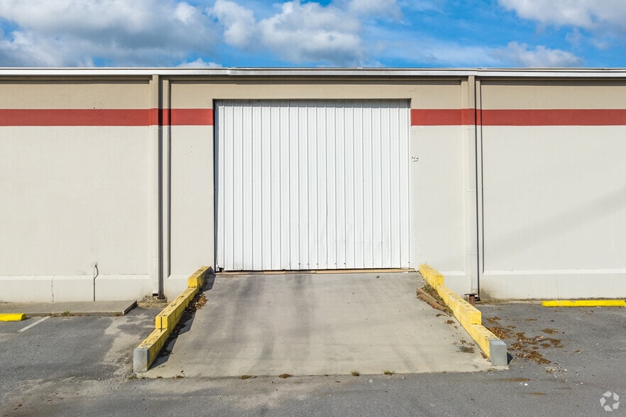 More Photos Of 4531 Piggly Wiggly Dr, North Charleston Distribution For Lease