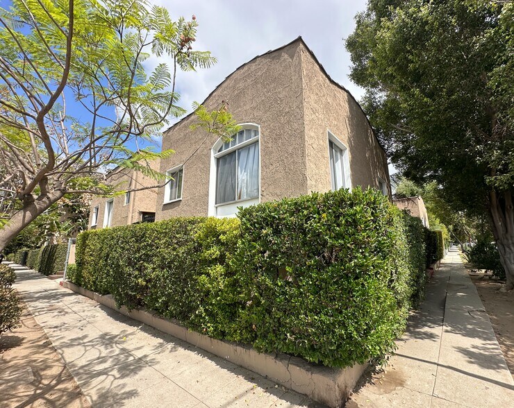 More Photos Of 901 N El Centro Ave, Los Angeles Apartments For Sale