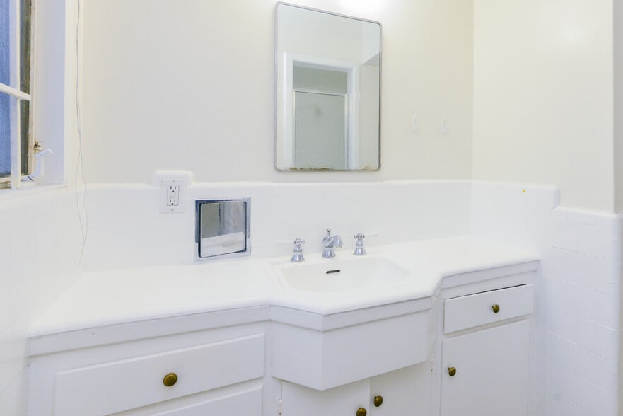 More Photos Of 3520-3530 W 5th St, Los Angeles Apartments For Sale