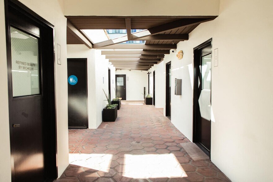 More Photos Of 300 E Santa Clara St, Ventura Medical For Lease