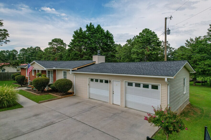 More Photos Of 1537 Jackson St, Locust Grove Office Residential For Sale