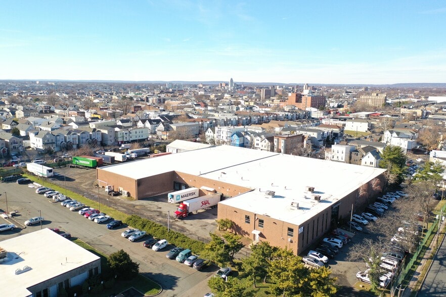 More Photos Of 26 Papetti Plz, Elizabeth Warehouse For Lease