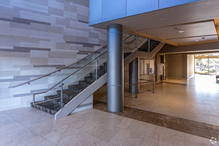 More Photos Of 1955 Citracado Pky, Escondido Medical For Lease