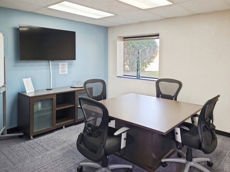 More Photos Of 20200 Governors Dr, Olympia Fields Coworking Space