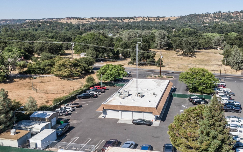 More Photos Of 18437 5th Ave, Jamestown Office For Sale