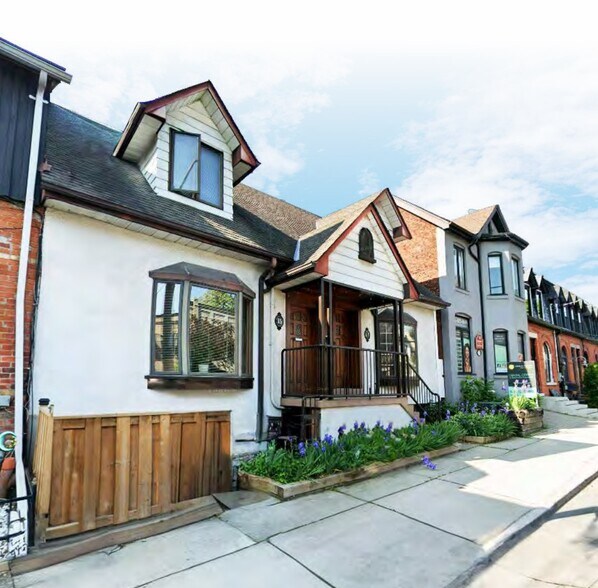 More Photos Of 15-17 Belmont St, Toronto Office Residential For Sale