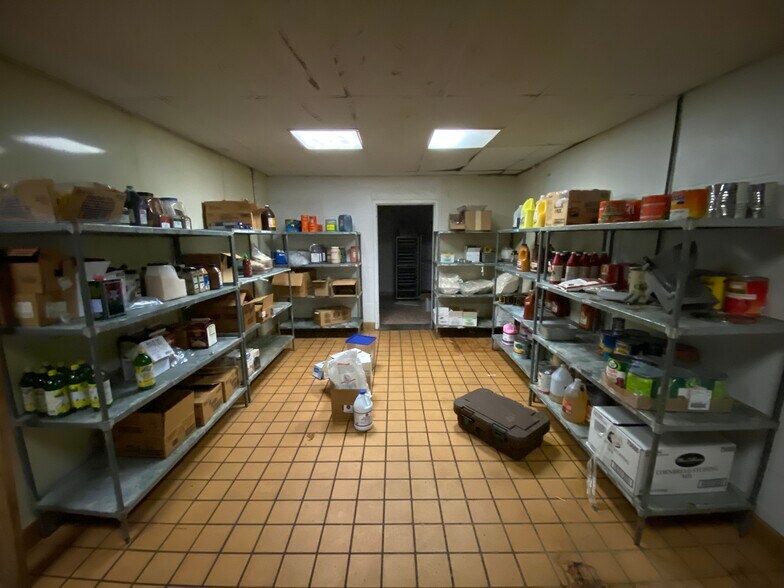 More Photos Of 901 Dual Hwy, Hagerstown Restaurant For Sale