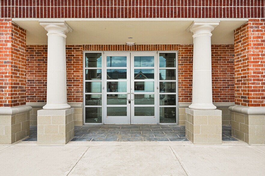 More Photos Of 7103 S Peek Rd, Richmond Medical For Lease
