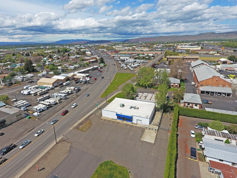 More Photos Of 3001 Main St, Union Gap Freestanding For Lease
