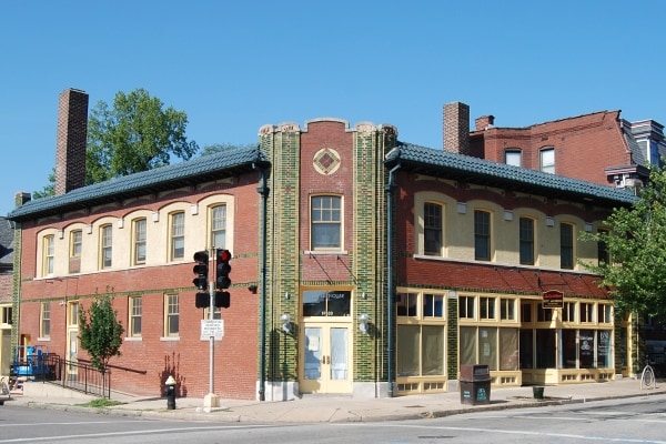 More Photos Of 1900-1904 Arsenal St, Saint Louis Office For Sale