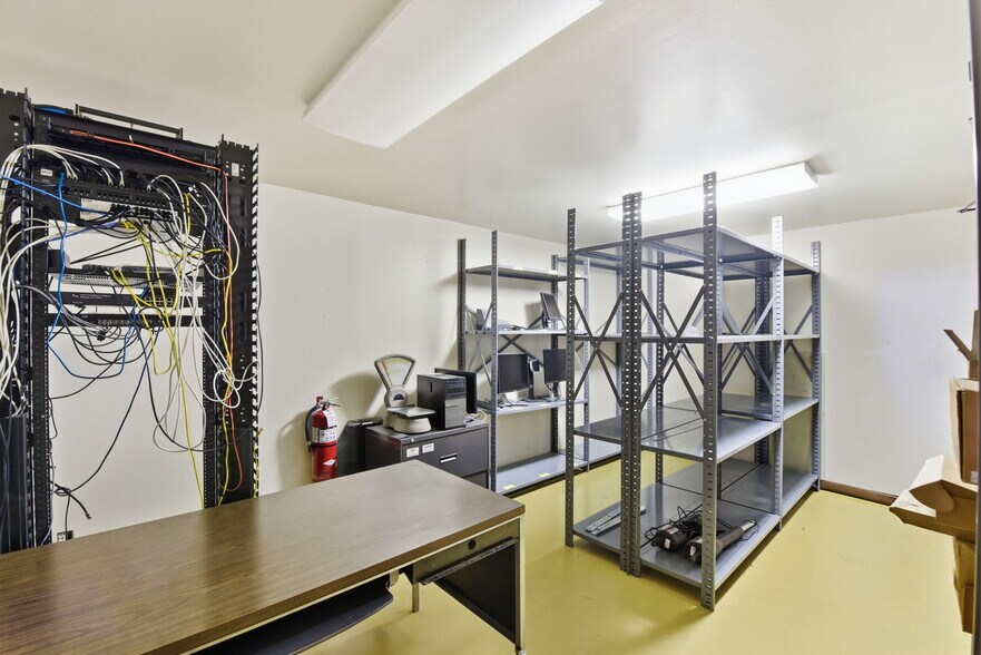 More Photos Of 13026 Rosecrest Dr, Houston Office For Lease