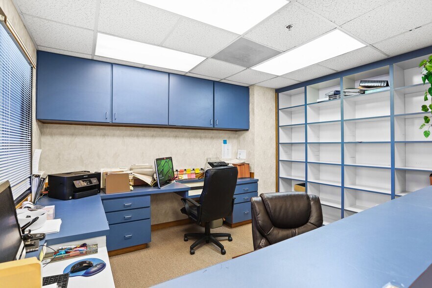 More Photos Of 999 N Tustin Ave, Santa Ana Office For Sale
