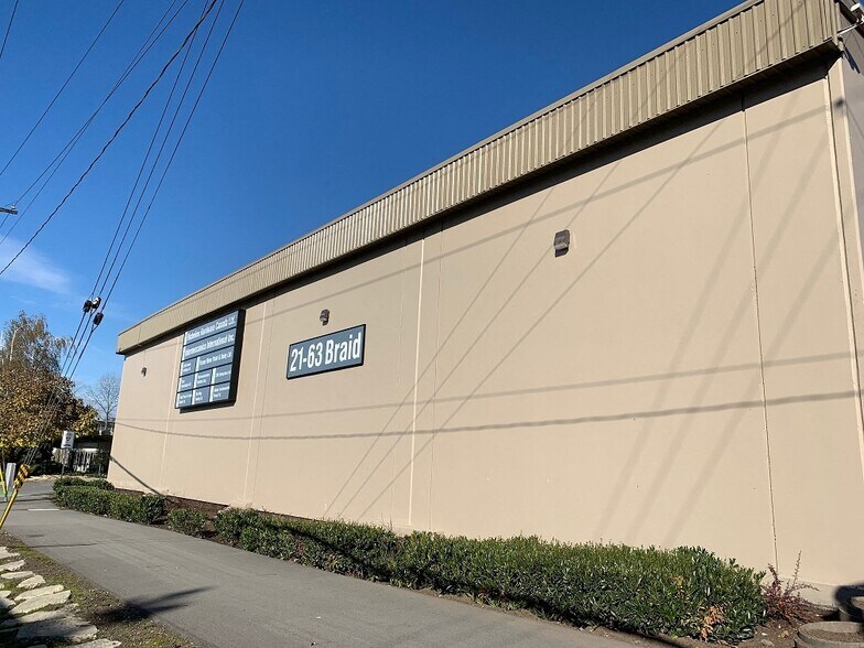 More Photos Of 21-63 Braid St, New Westminster Warehouse For Lease