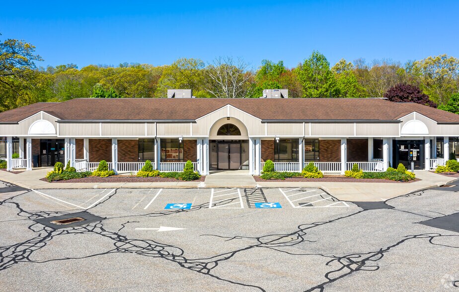 More Photos Of 6 Independence Dr, Marlborough Storefront For Lease