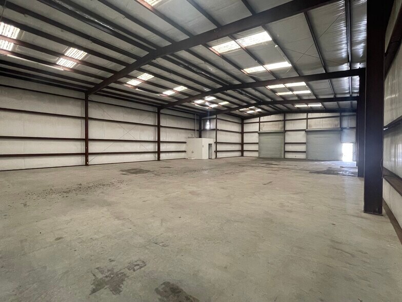 More Photos Of 925-927 Winston St, Houston Unknown For Lease