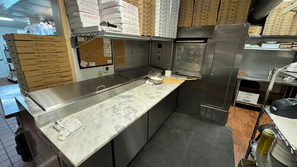 More Photos Of 550 S Main St, Nazareth General Retail For Sale