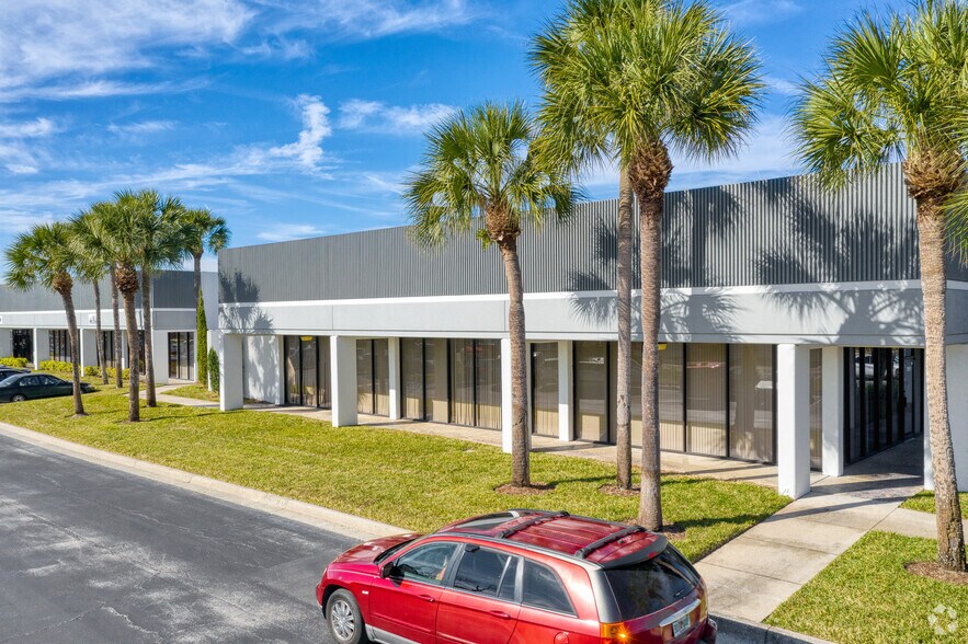 More Photos Of 6903-6947 University Blvd, Winter Park Unknown For Lease