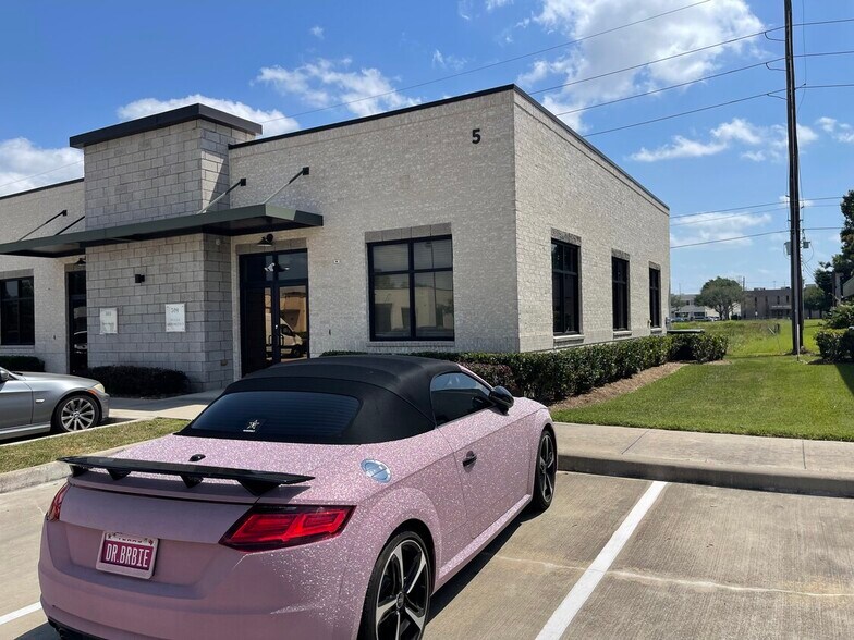 Primary Photo Of 12440 Emily Ct, Sugar Land Medical For Lease