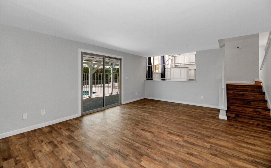 More Photos Of 1927 E Crocus Dr, Phoenix Specialty For Sale