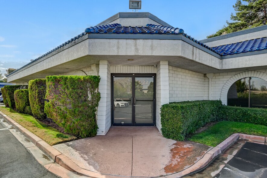 More Photos Of 601 S Rancho Dr, Las Vegas Medical For Sale