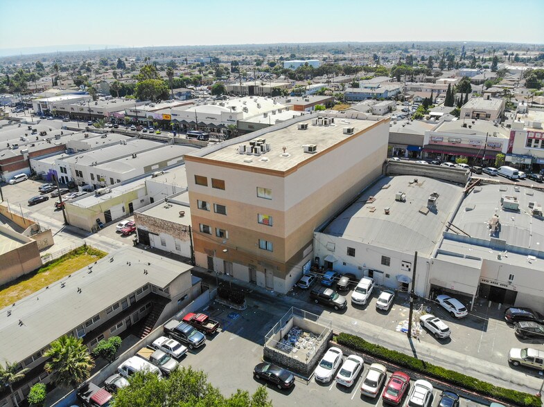 More Photos Of 7000 Pacific Blvd, Huntington Park Office For Sale