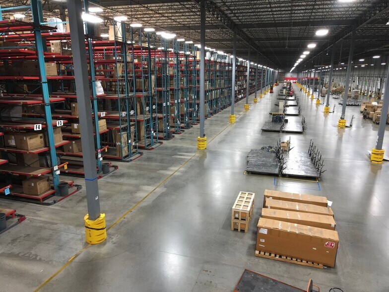 More Photos Of 33 Industrial Pky, La Porte Distribution For Lease