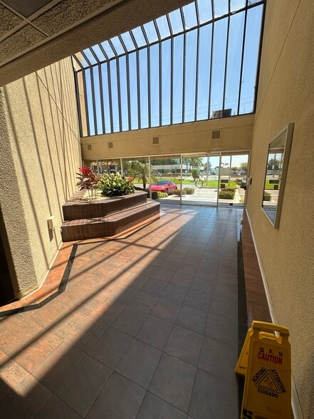 More Photos Of 1855 W Katella Ave, Orange Office Residential For Lease