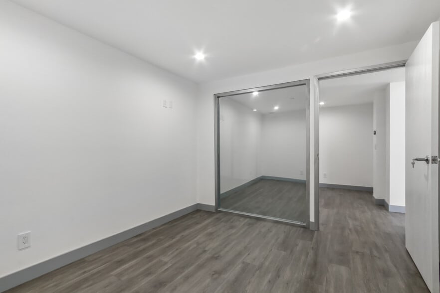 More Photos Of 245 Fischer Ave, Costa Mesa Light Manufacturing For Lease