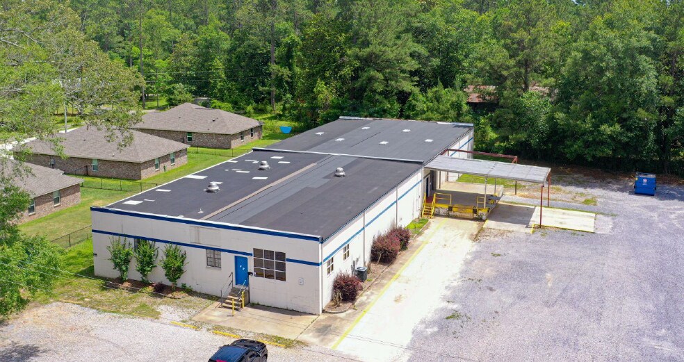 Primary Photo Of 112 8th Ave E, Petal Warehouse For Sale