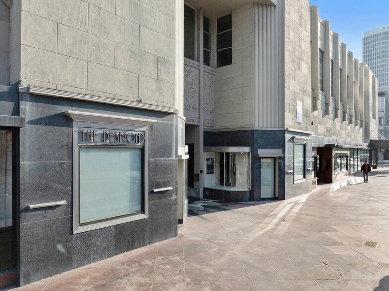 More Photos Of 5500-5528 Wilshire Blvd, Los Angeles Office For Lease