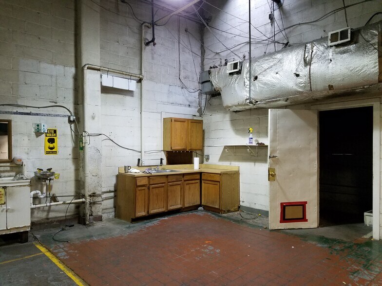 More Photos Of 901 Evarts St NE, Washington Warehouse For Sale