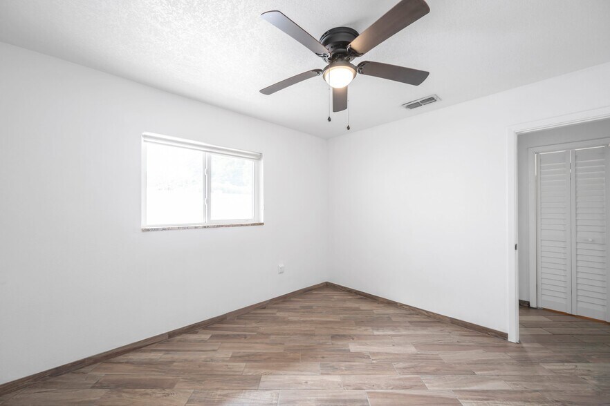 More Photos Of 125 5th Ave N, Safety Harbor Storefront Retail Office For Lease